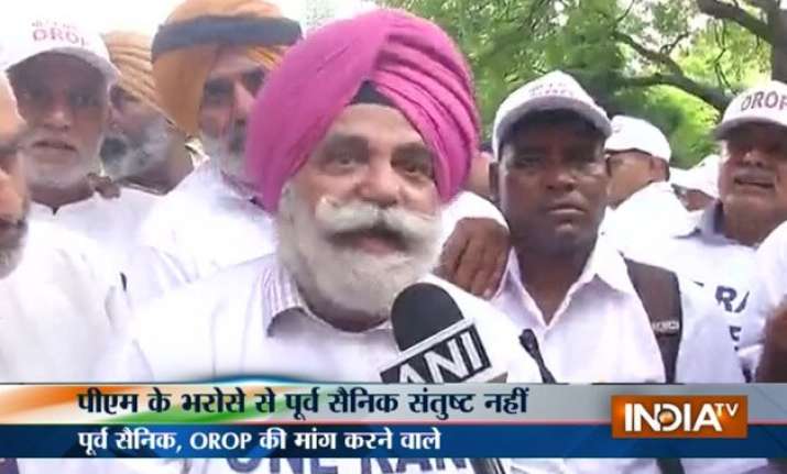 after pm modi s orop trip ex servicemen protest