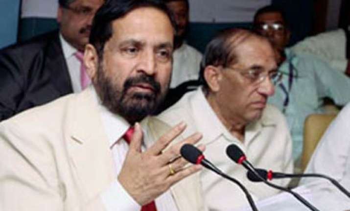 income tax dept turns on the heat on suresh kalmadi