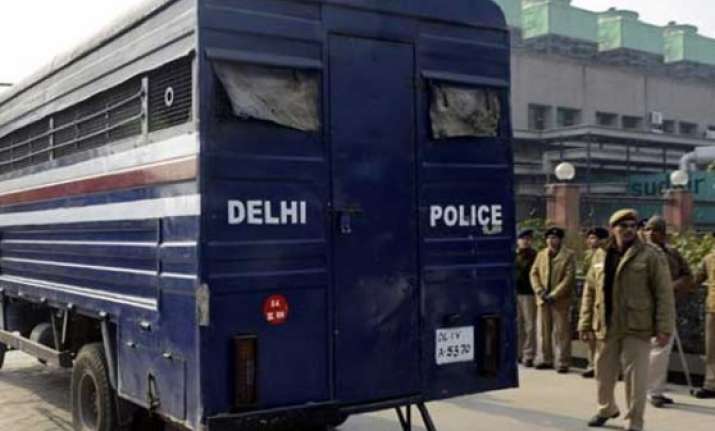 delhi police seek spiritual help to curb gridlocks in