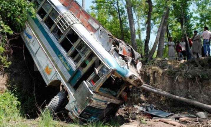 one killed in jammu and kashmir accident