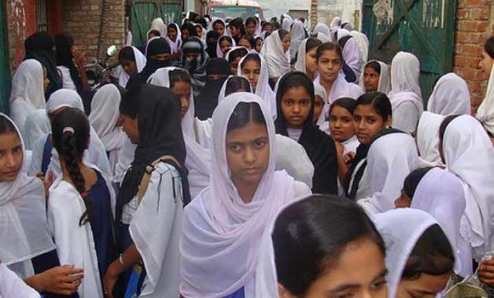 ngo working for muslim community gives scholarship to hindus