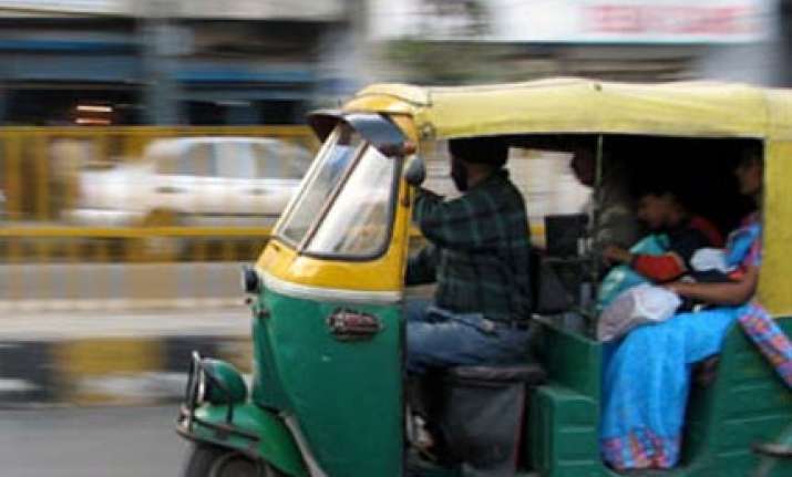 taxi fare raised by rs 2 in mumbai