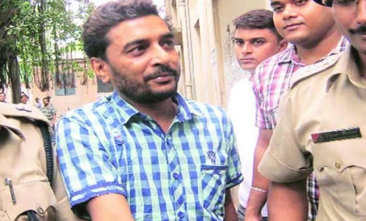 cbi arrests aide of saradha group chief sudipto sen