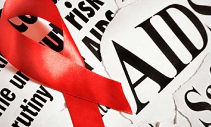 hiv spreads like computer worms