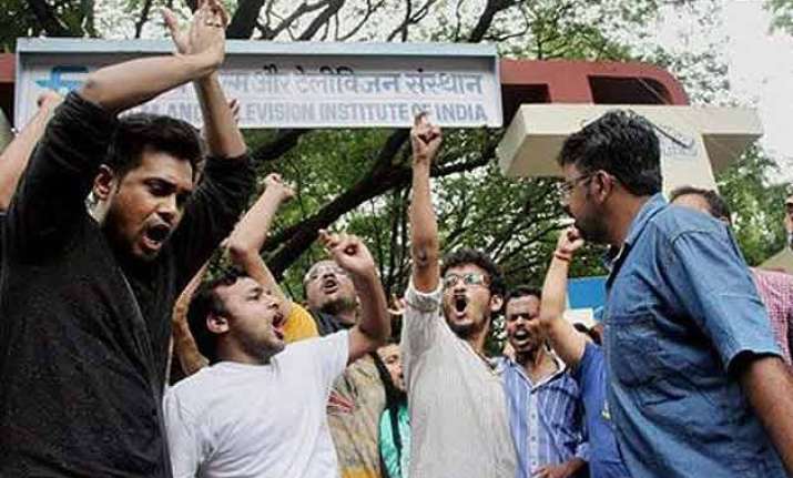 3 member panel likely to submit report on ftii today
