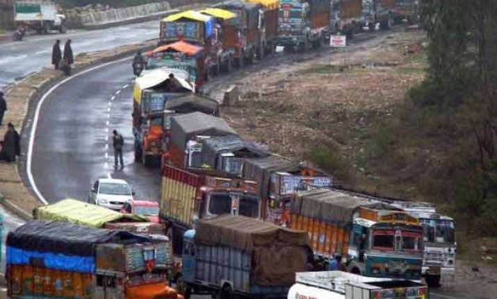 jammu srinagar nh restored for one way traffic