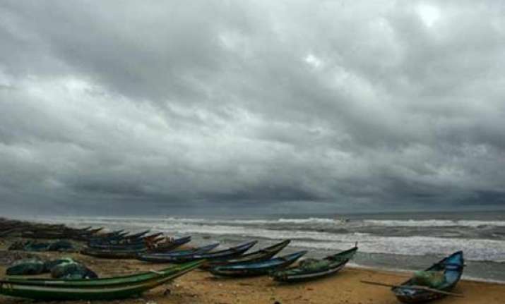 cyclone hudhud relief force airlifts metal and wood cutters