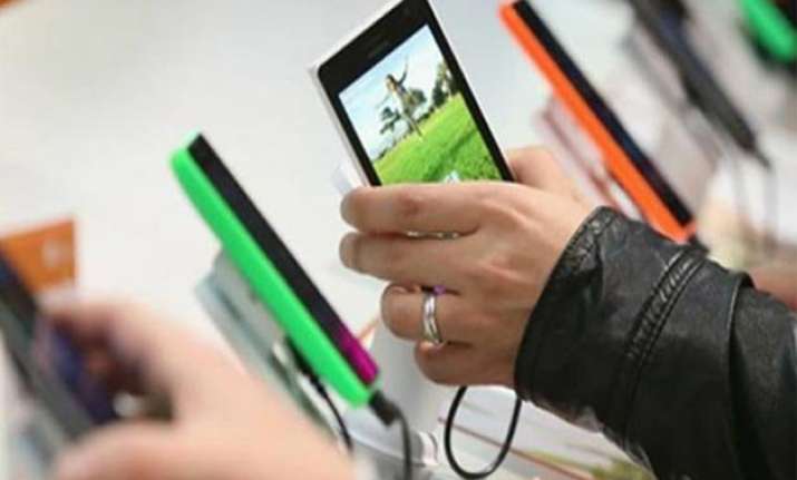 telephone connections cross 100 crore mark in india