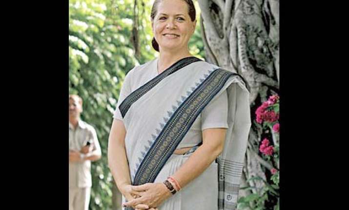 cong will have to rebuild itself in bihar sonia
