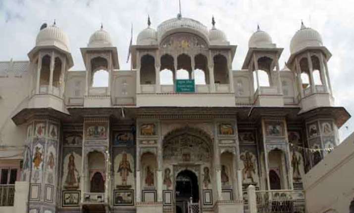 himachal to form trust for raghunath temple