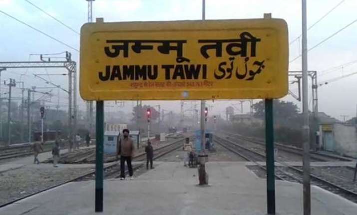 woman ias officer slaps contractor in jammu misbehaves with