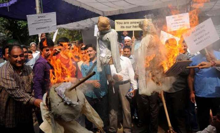 kashmir pandits deeply divided over possible return to
