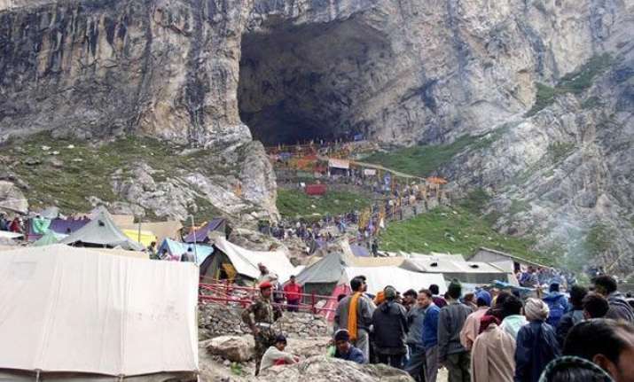 amarnath yatris stranded on jammu srinagar highway