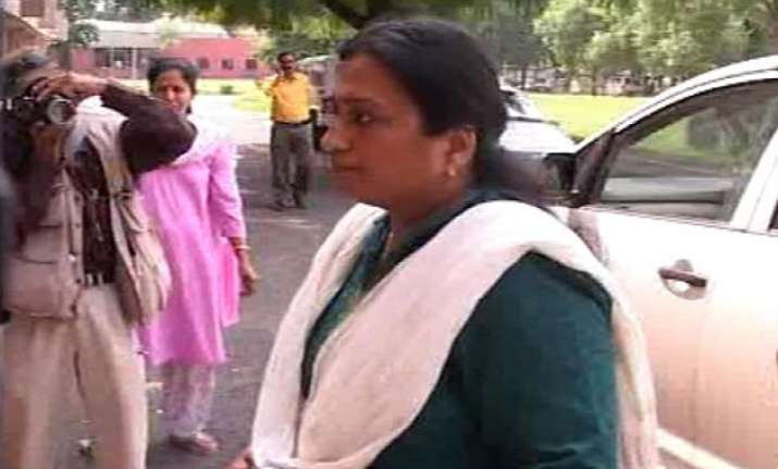 geeta johri alleges cbi pressure to implicate politicians