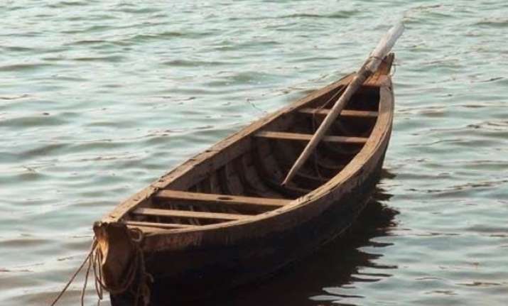 boat-capsizes-in-odisha-six-missing-india-news-india-tv