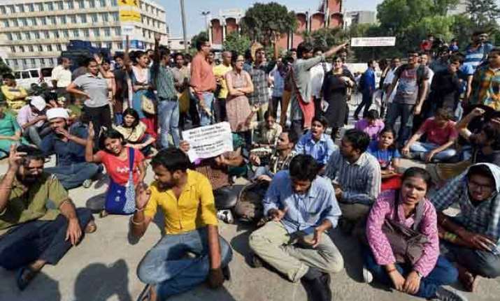 students to continue protest against scrapping of non net
