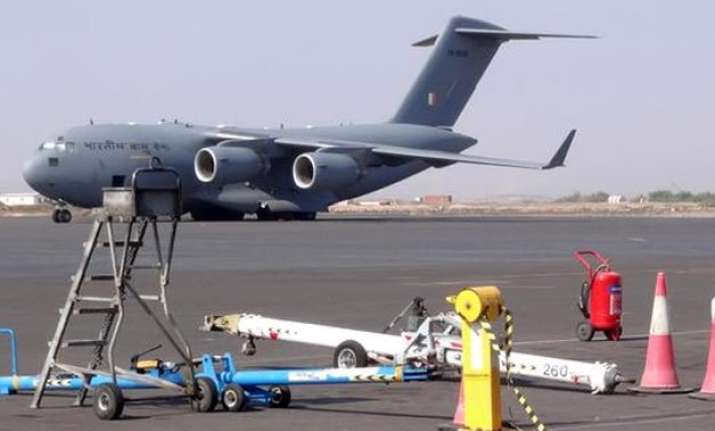 govt to end air evacuations from yemen today over 4000