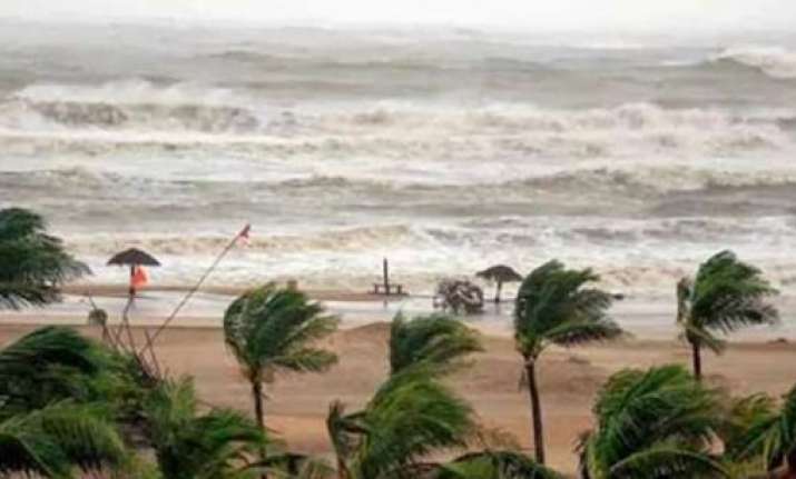 cyclone hudhud five killed in ap odisha normal life hit