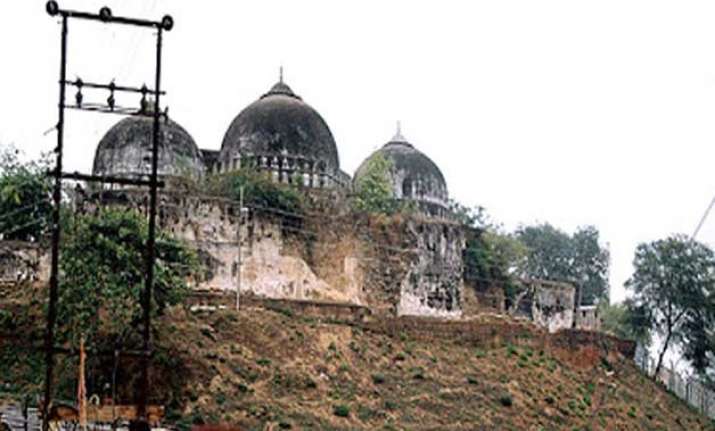 swami narendra giri akhara parishad wants an out of court