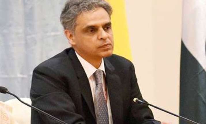 indian embassy asks students to postpone travel to ukraine
