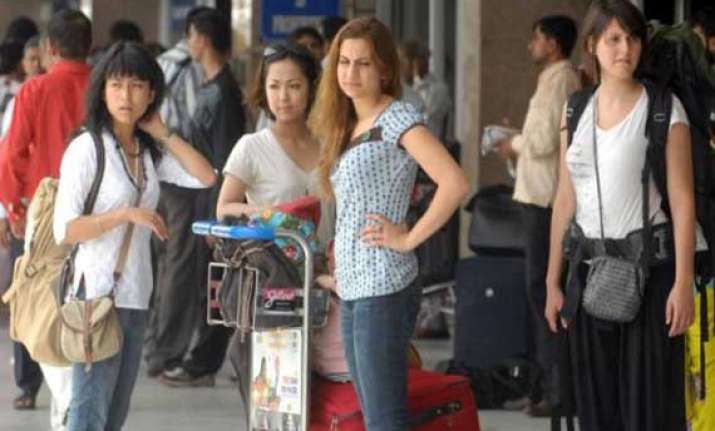 indian tourism industry boosts with foreign tourists