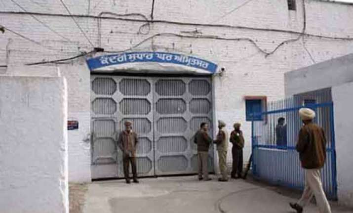 indo pak judicial commission meets 56 pak prisoners in