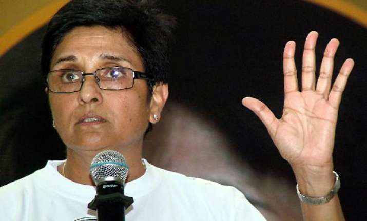 kiran bedi attacks sonia