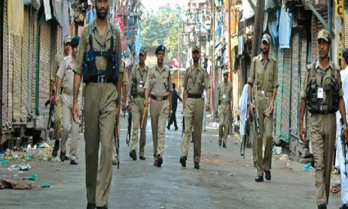 j k sub inspector arrested for running module of militants