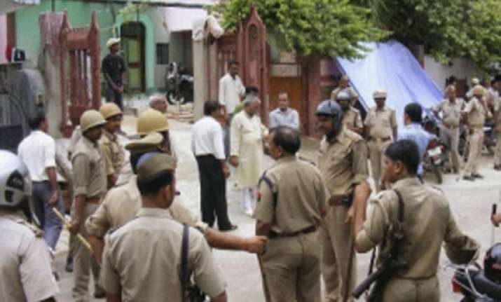 jaipur policeman kills wife 3 children jumps before train
