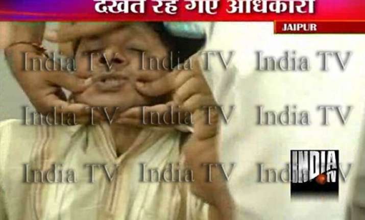 jaipur engineer swallows paper after he was caught taking