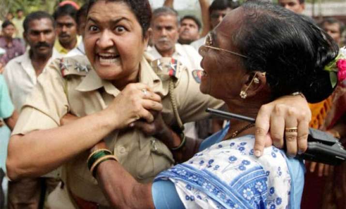 jaitapur police did not spare even women children