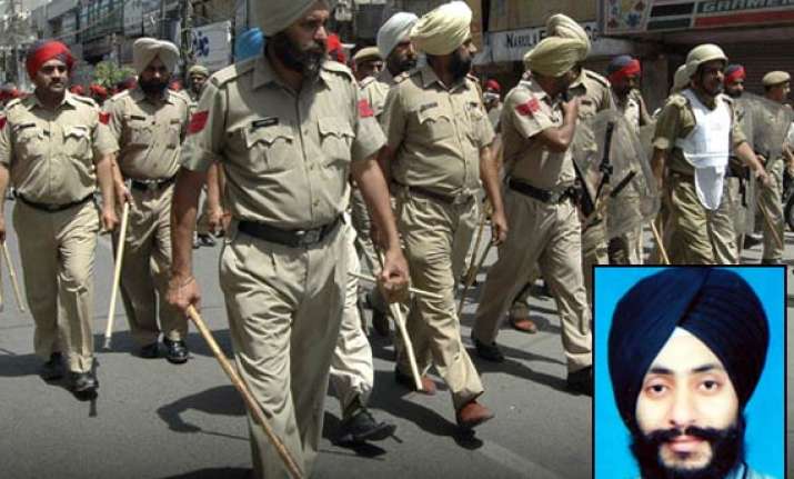 jalandhar police arrests jaspreet who threw acid on wrong