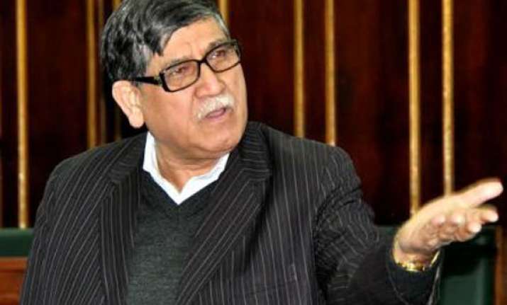 jammu and kashmir minister slaps youth for shouting during