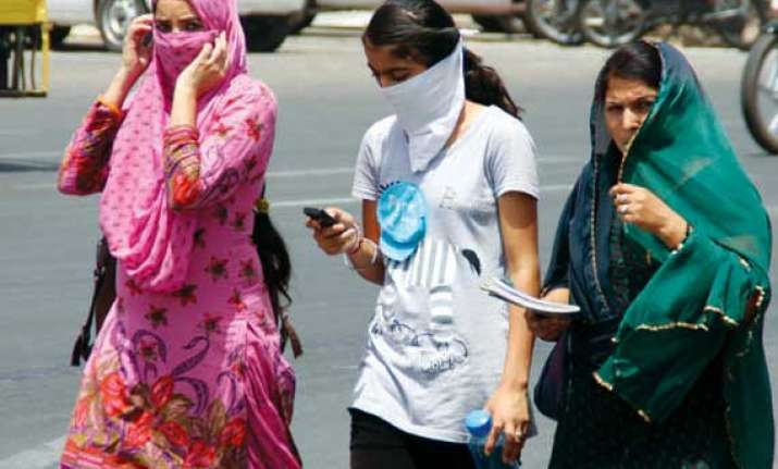 jammu records season s highest temperature at 44 degrees