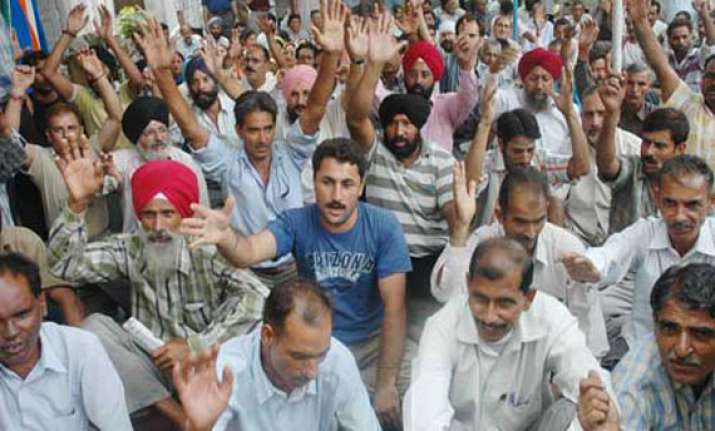 jammu and kashmir employees on three day strike