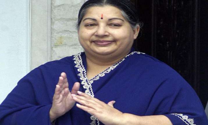 jayalalithaa asks partymen to gift 40 ls seats in 2014