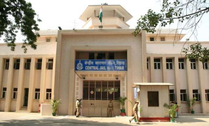 kanimozhi lodged in 15ftx10ft cell in tihar jail