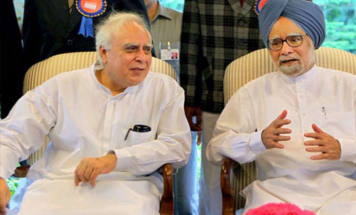 kapil sibal meets pm after sc judgement