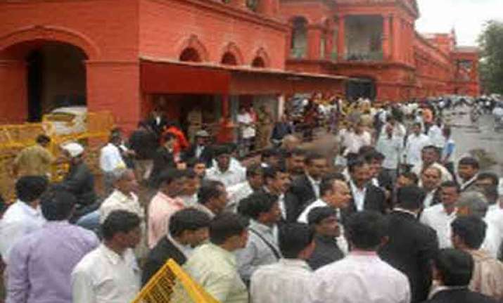 karnataka hc has 13 000 cases pending for more than 5 years