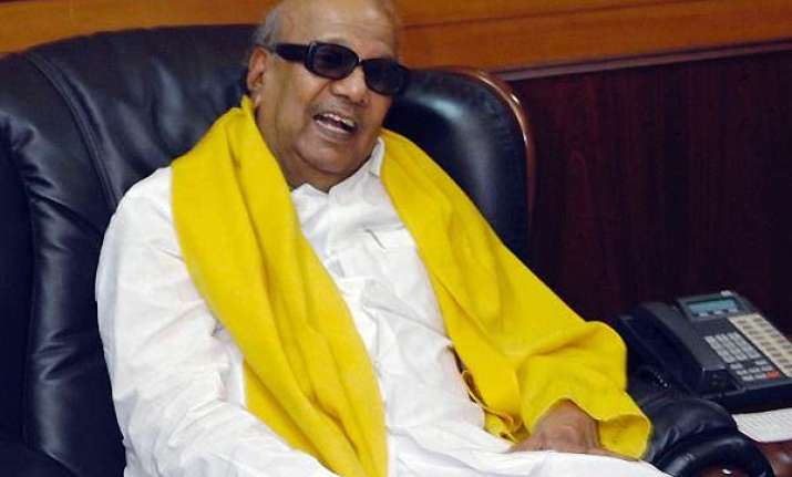 karunanidhi decides to play safe