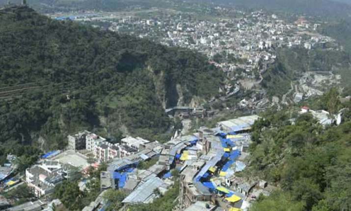 kashmir sizzles as temperature soars