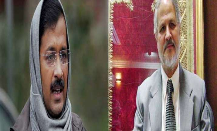kejriwal asks jung to start sit probe on anti sikh riots