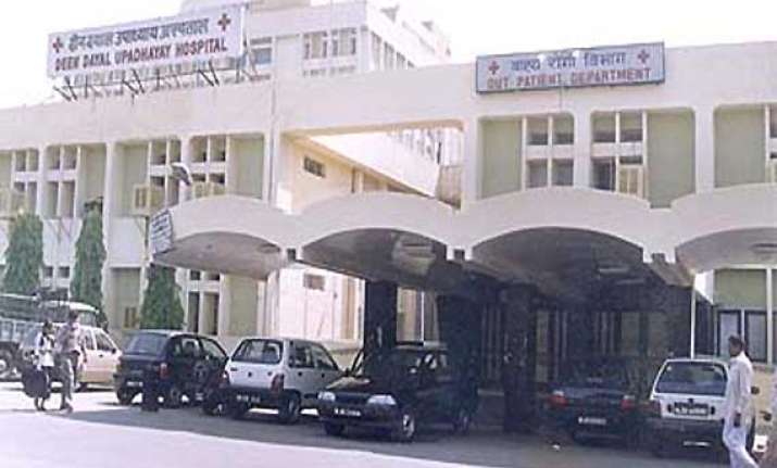 Kejriwal govt gives marching orders to 16 hospital heads