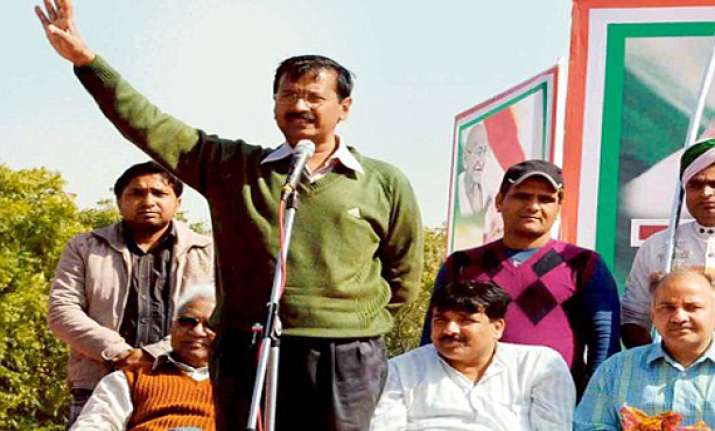 kejriwal calls mps robbers murderers and rapists