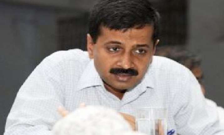 kejriwal fails to cast vote as name missing from voters list