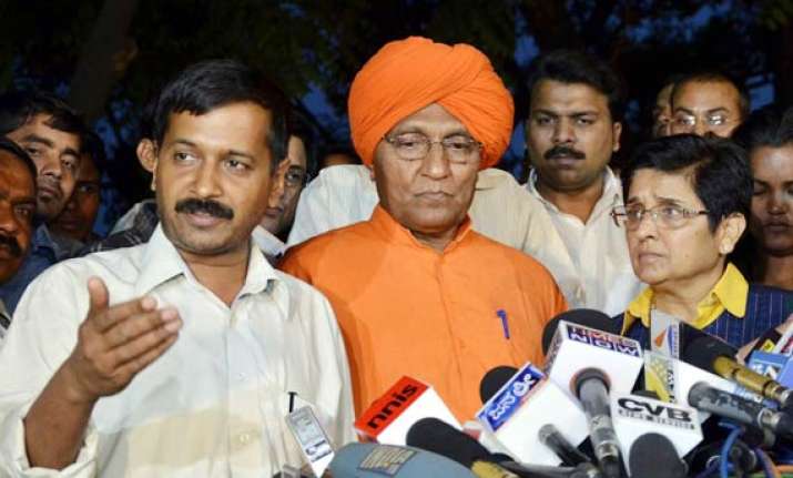 kejriwal says ministers are liars cheats conspirators