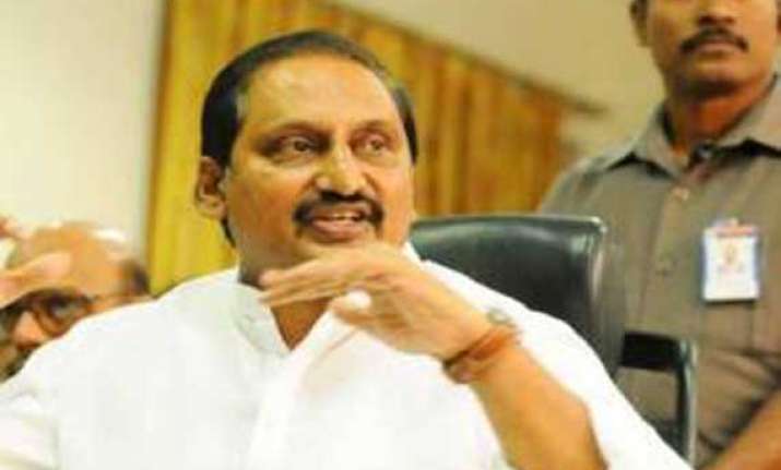 kiran reddy awaits congress move in ap holds talks on new