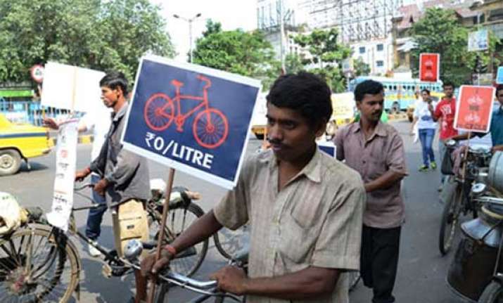 kolkata police ban on cycles along major thoroughfares