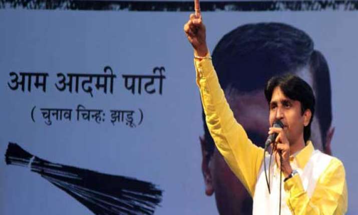 kumar vishwas to visit amethi on feb 4