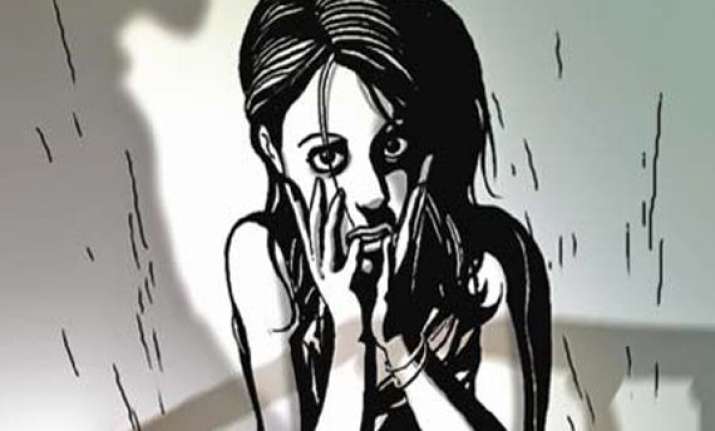 kurla man arrested for molesting nurse in borivali local